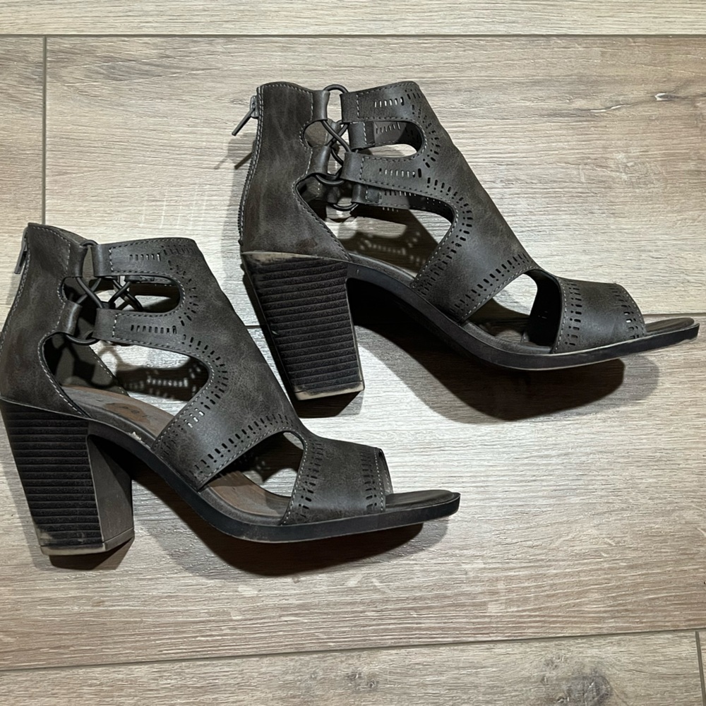 Jellypop Criscilla Fashion Heel Sandal Laser cut detail Size 9 - Picture 5 of 7